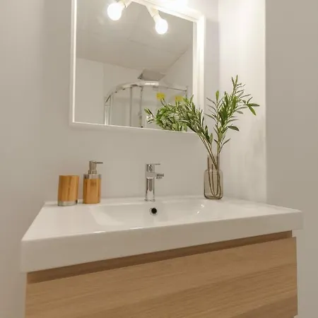 דירה Center Nearby The +3bed +2bath +wifi *