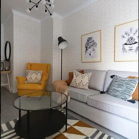 Center Nearby The +3bed +2bath +wifi *