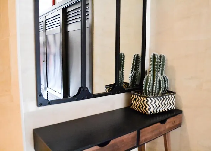 Center Nearby The +3bed +2bath +wifi *