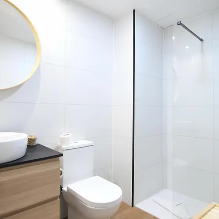 Center Nearby The +3bed +2bath +wifi