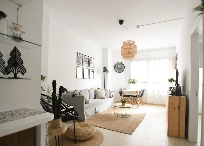 Center Nearby The +3bed +2bath +wifi *