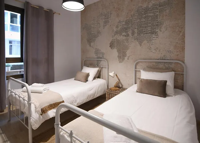 Center Nearby The +3bed +2bath +wifi *