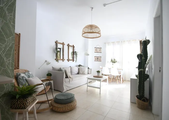 Center Nearby The +3bed +2bath +wifi Lägenhet *