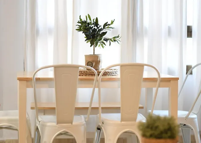 Center Nearby The +3bed +2bath +wifi Apartament *