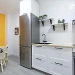 Center Nearby The +3bed +2bath +wifi דירה