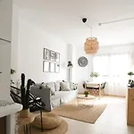 Center Nearby The +3bed +2bath +wifi *