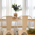 Center Nearby The +3bed +2bath +wifi דירה *