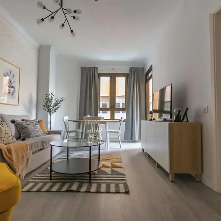 Center Nearby The +3bed +2bath +wifi *