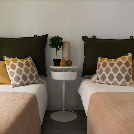 Center Nearby The +3bed +2bath +wifi Apartment