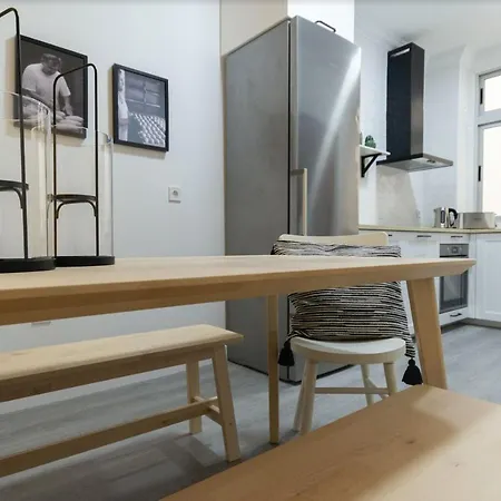 Center Nearby The +3bed +2bath +wifi