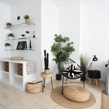 Apartment Center Nearby The +3bed +2bath +wifi *