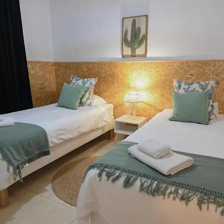 Apartment Center Nearby The +3bed +2bath +wifi