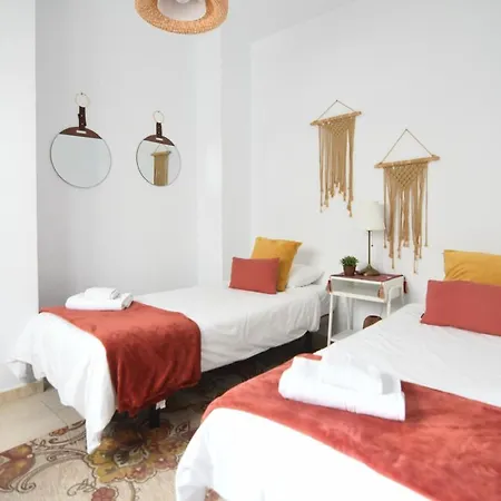 Center Nearby The +3bed +2bath +wifi Apartment
