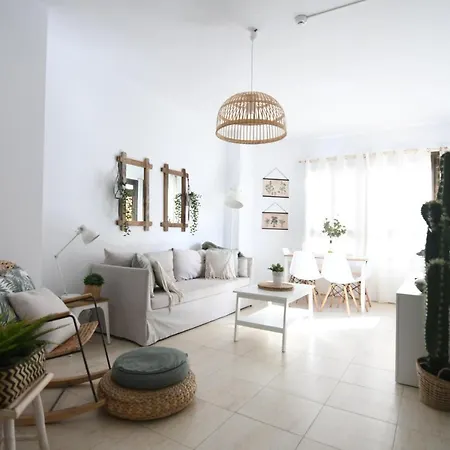 Center Nearby The +3bed +2bath +wifi Apartment *