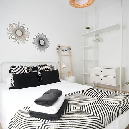 Center Nearby The +3bed +2bath +wifi *