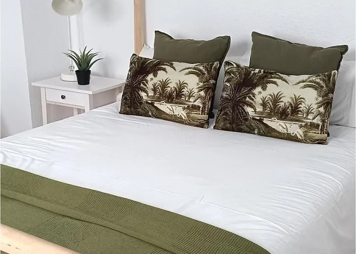 Center Nearby The +3bed +2bath +wifi Lejlighed