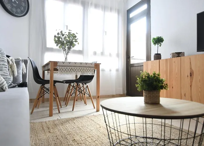 Center Nearby The +3bed +2bath +wifi